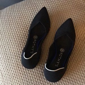 Rothy’s black flats